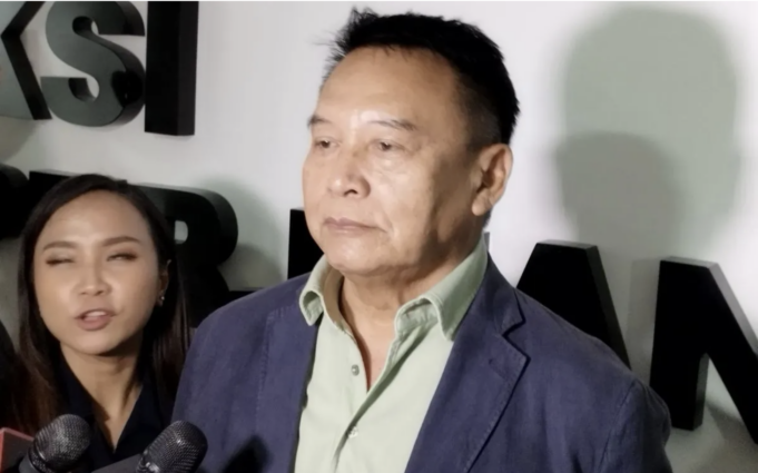 Anggota Komisi I DPR RI TB Hasanuddin di kompleks parlemen, Jakarta, Selasa (12/8/2025). (ANTARA/Bagus Ahmad Rizaldi)