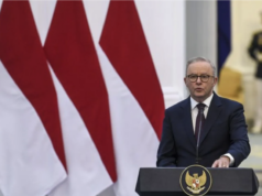 PM Australia Beri Visa Kemanusiaan untuk Lima Pesepak Bola Wanita Iran Perdana Menteri Australia Anthony Albanese saat memberikan pernyataan bersama saat kunjungan kenegaraan di Istana Merdeka, Jakarta, Jumat (6/2/2026). ANTARA FOTO/Galih Pradipta/rwa.