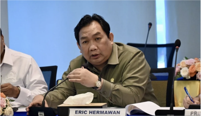 Anggota DPR RI Komisi XI Eric Hermawan saat mengikuti rapat di gedung Parlemen, Senayan, Jakarta Pusat (ANTARA/Ho-Eric Hermawan)