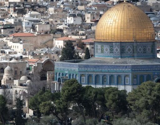 Lebaran Tanpa Al-Aqsa: Saat Zionis Bengis Israel Mengunci Ibadah di Tanah Suci