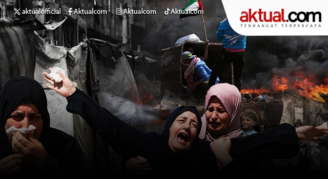 Warga Palestina terlihat di antara puing-puing di dalam kamp pengungsi Shati di sebelah barat Kota Gaza, 24 November 2025. ANTARA/Xinhua/Rizek Abdeljawad