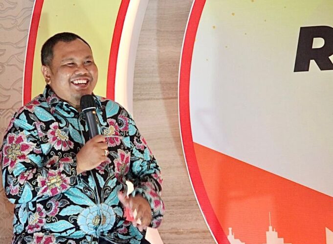 Analis komunikasi politik, Hendri Satrio,