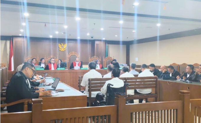 Screenshot 2026-04-07 at 9.44.36 AM Para terdakwa kasus dugaan pembiayaan fiktif PT Telkom dalam sidang pembacaan putusan majelis hakim di Pengadilan Tipikor pada Pengadilan Negeri Jakarta Pusat, Senin (6/4/2026). ANTARA/Agatha Olivia Victoria