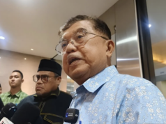 JK Soroti Polemik Ijazah Jokowi Terlalu Lama, Kuasa Hukum Dorong Segera Disidangkan Wakil Presiden Ke-10 dan Ke-12 RI Jusuf Kalla (JK) bersama kuasa hukumnya memberikan keterangan pers di Gedung Bareskrim Polri, Jakarta, Rabu (8/4/2026). ANTARA/Nadia Putri Rahmani/aa.