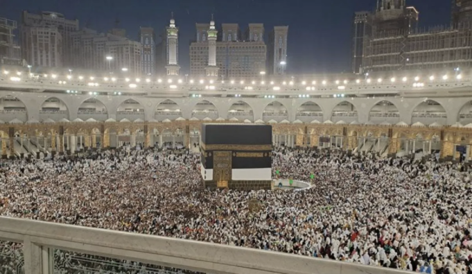 Screenshot 2026-04-11 at 8.00.47 AM Ilustrasi: Jamaah calon haji melakukan tawaf atau memutari Kabah seusai sholat subuh di Masjidil Haram, Mekah, Arab Saudi, Selasa (13/6/2023). ANTARA FOTO/Wahyu Putro A/fo/pri.