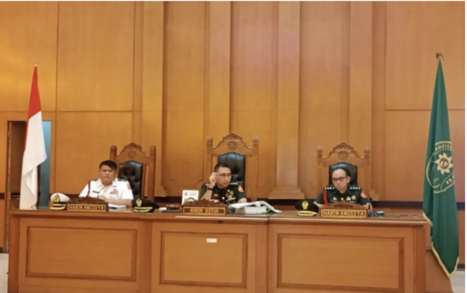 Hakim Ketua, Kolonel Chk Fredy Ferdian Isnartanto (tengah) dalam sidang pemeriksaan saksi kasus dugaan penculikan dan pembunuhan seorang kepala cabang (kacab) bank di Jakarta di Pengadilan Militer II-08 Jakarta, Cakung, Jakarta Timur, Senin (27/4/2026). ANTARA/Siti Nurhaliza.