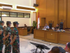 Empat personel TNI terdakwa kasus dugaan penyiraman air keras kepada Wakil Koordinatir KontraS Andrie Yunus dalam sidang pembacaan dakwaan di Pengadilan Militer II-08 Jakarta, Rabu (29/4/2026). ANTARA/Agatha Olivia Victoria