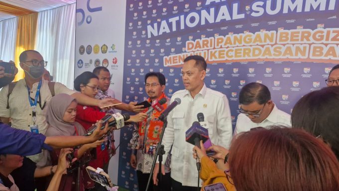 Kepala Bappisus RI, Aries Marsudiyanto saat diwawancarai oleh wartawan di acara APPMBGI Summit Nasional 2026/aktual.com