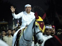 Putri-putri Cantik dan Pengawal Kerajaan Memukau Penonton Kirab Budaya di Cirebon
