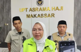 Anggota Komisi VIII DPR RI Sri Wulan saat melakukan kunjungan kerja dan mengecek semua fasilitas sarana dan prasarana Embarkasi Makassar, Sulawesi Selatan serta melihat langsung proses penerimaan jamaah calon haji (JCH) di Makassar, Selasa (12/5/2026). ANTARA/HO-Kemenhaj Sulsel