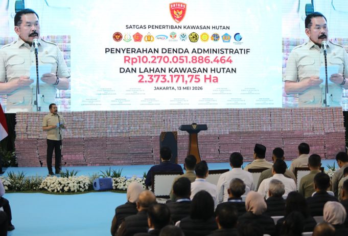 Jaksa Agung ST Burhanuddin menegaskan penyerahan dana Rp10,2 triliun dan penguasaan kembali jutaan hektare lahan oleh Satgas PKH merupakan bukti nyata penegakan hukum