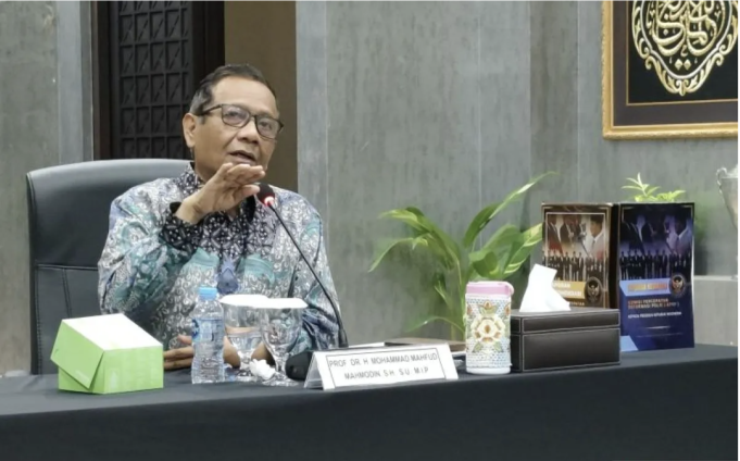 Anggota Komisi Percepatan Reformasi Polri (KPRP) Mahfud MD memberikan keterangan dalam konferensi pers di Jakarta Selatan, Rabu (6/5/2026). (ANTARA/Nadia Putri Rahmani)
