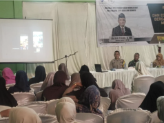 Ingatkan Risiko Efek Instan, Anggota Komisi IX DPR Ade Rezki Minta Warga Cermat Pilih Kosmetik dan Obat Anggota Komisi IX DPR RI Ade Rezki Pratama sedang sambutan melalui konferensi video pada Komunikasi Informasi dan Edukasi Bersama Tokoh Masyarakat 2026 di Kecamatan Patamuan, Kabupaten Padang Pariaman, Sumatera Barat, Sabtu, yang dilaksanakan Balai Besar Pengawas Obat dan Makanan (BBPOM) di Padang. ANTARA/Aadiaat M. S.