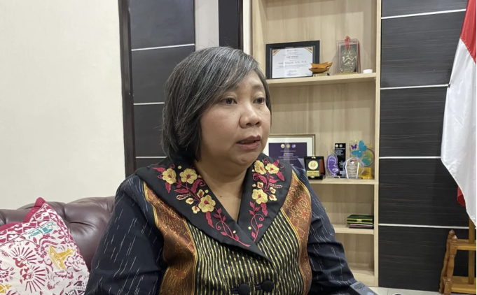 Ketua Komnas HAM Anis Hidayah menjawab pertanyaan wartawan di Kantor Komnas HAM RI, Jakarta, Selasa (24/2/2026). (ANTARA/Fath Putra Mulya)