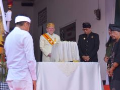 KDM Antar Mahkota Binokasih Kembali ke Museum Prabu Gesan Ulun